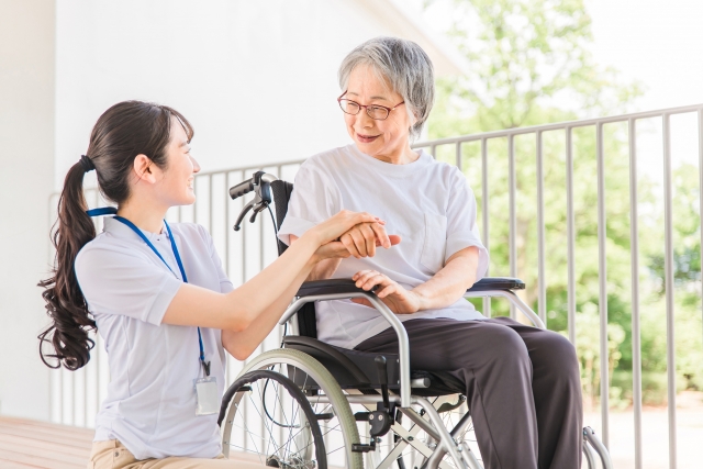 背骨のゆがみと症状の関係